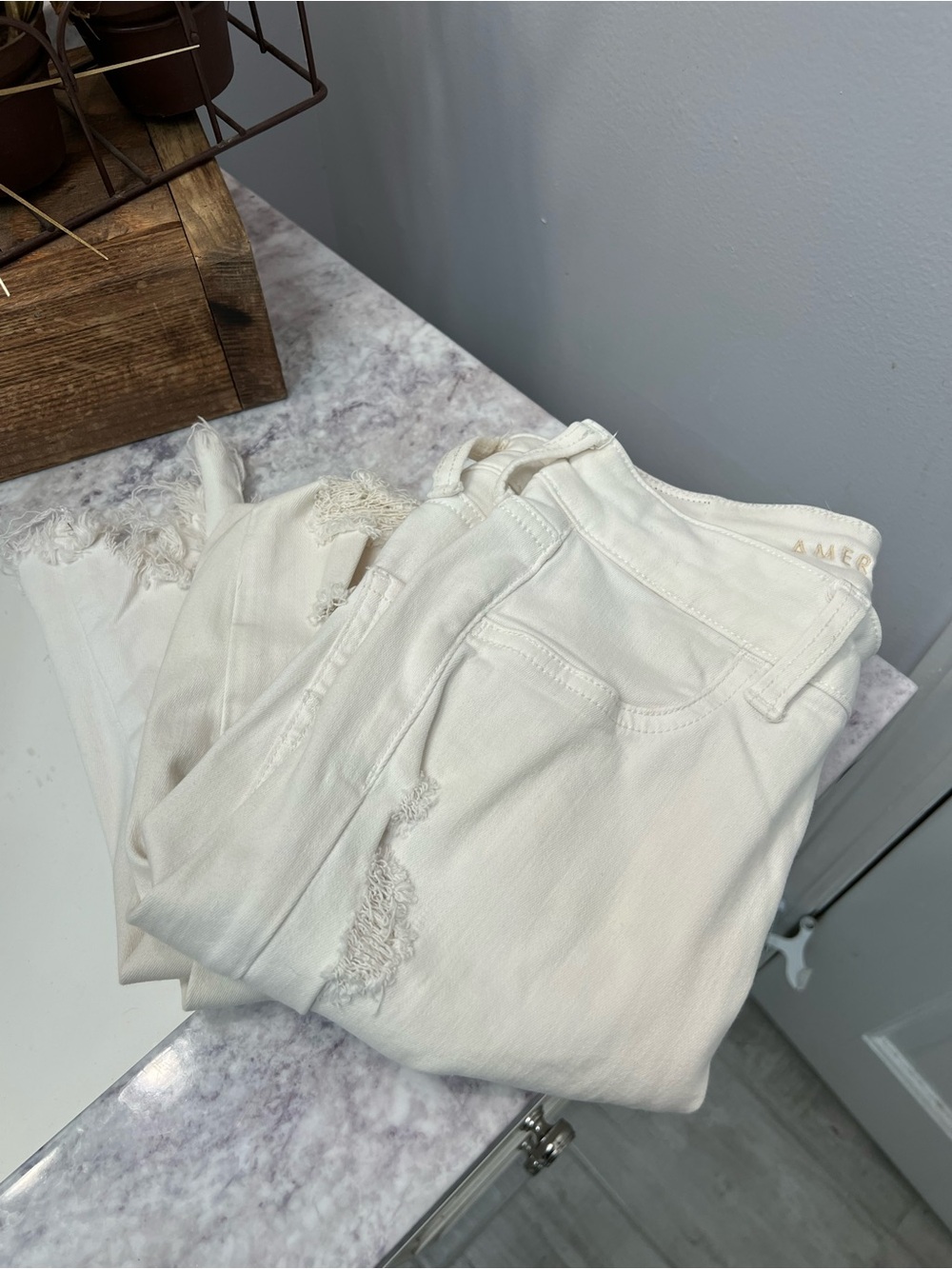 American Eagle Outfitters White Distressed Jeans